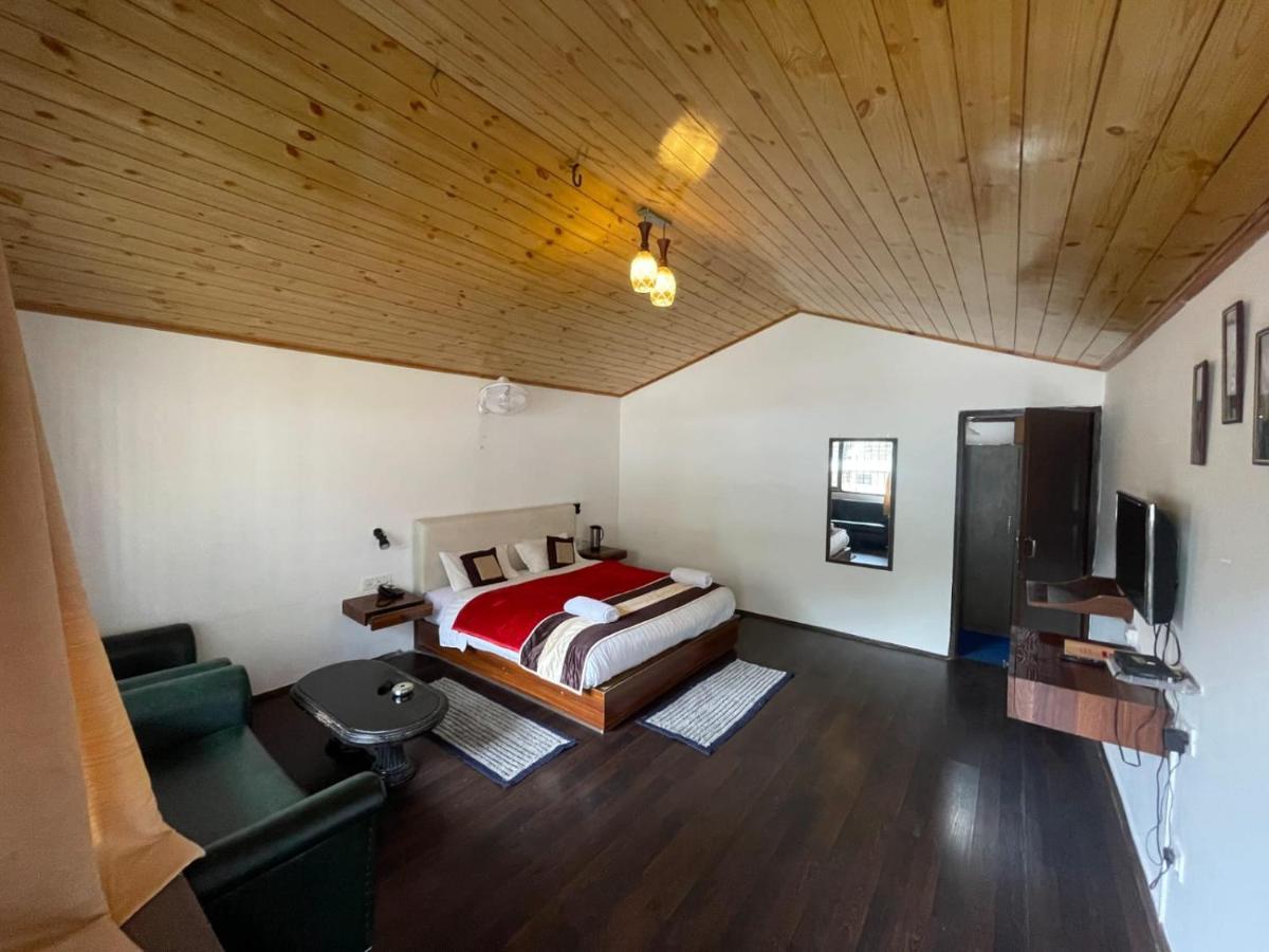 Flora Hills View Hotel Manāli Екстериор снимка