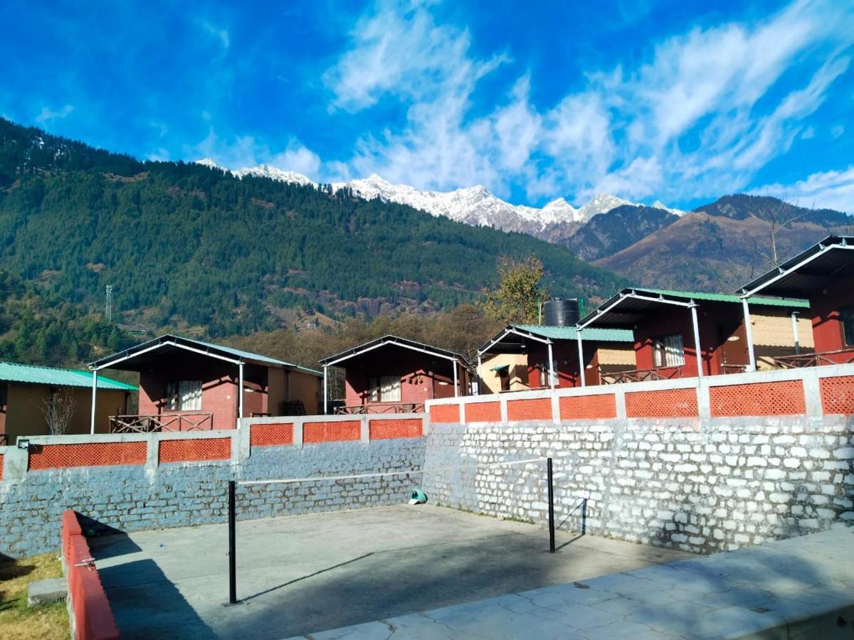 Flora Hills View Hotel Manāli Екстериор снимка