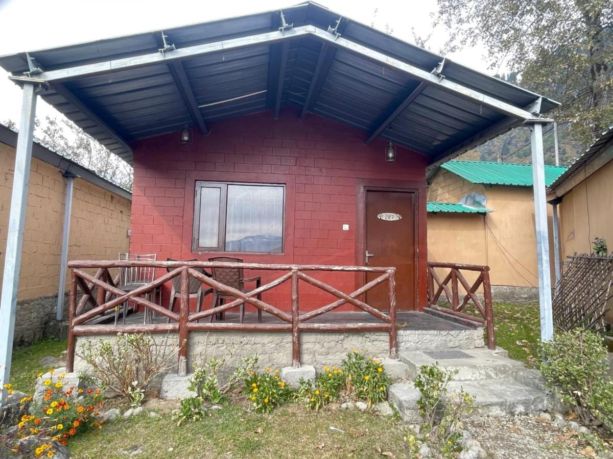 Flora Hills View Hotel Manāli Екстериор снимка