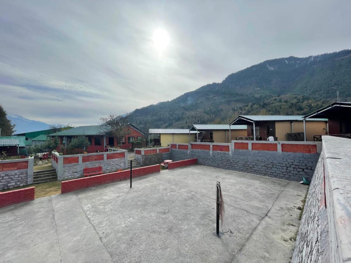 Flora Hills View Hotel Manāli Екстериор снимка