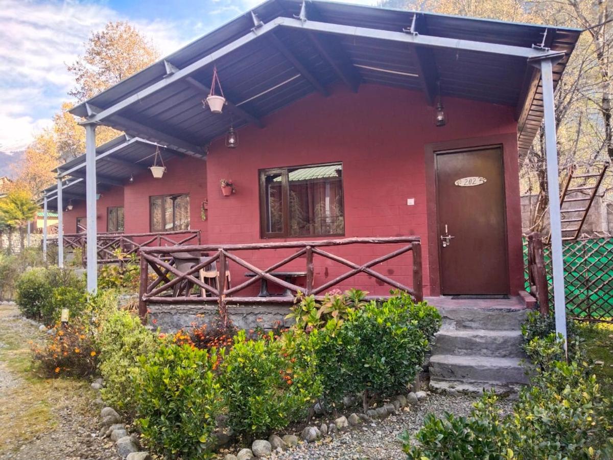Flora Hills View Hotel Manāli Екстериор снимка