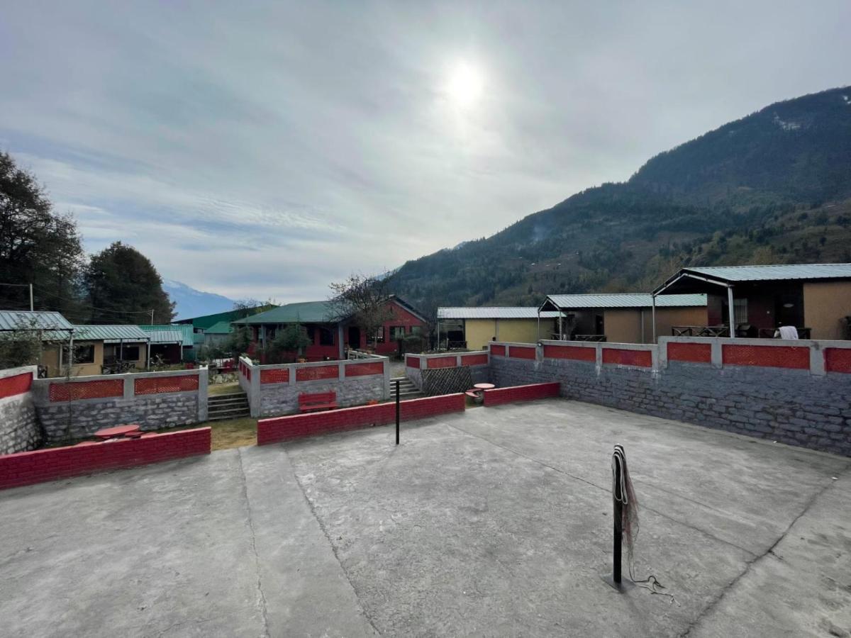 Flora Hills View Hotel Manāli Екстериор снимка