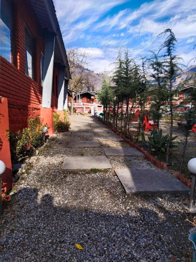 Flora Hills View Hotel Manāli Екстериор снимка